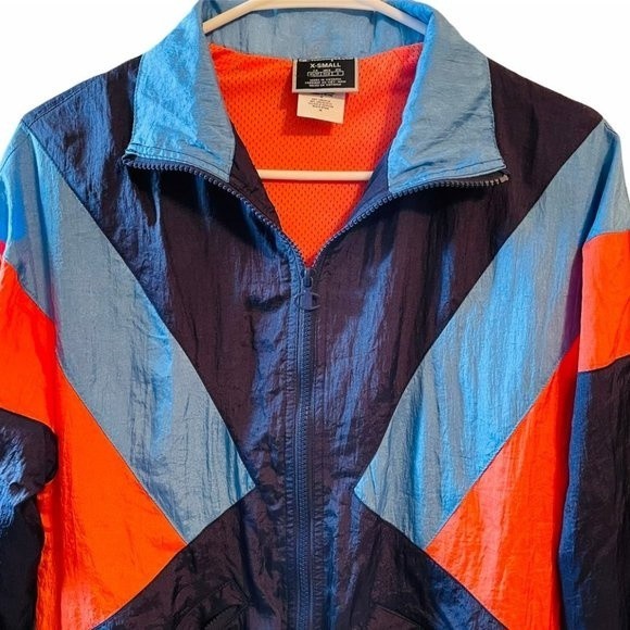 Champion - Picture 2 of 6